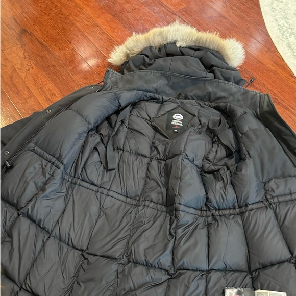 Women's Canada Goose Trillium Hooded Parka - Picture 8 of 16